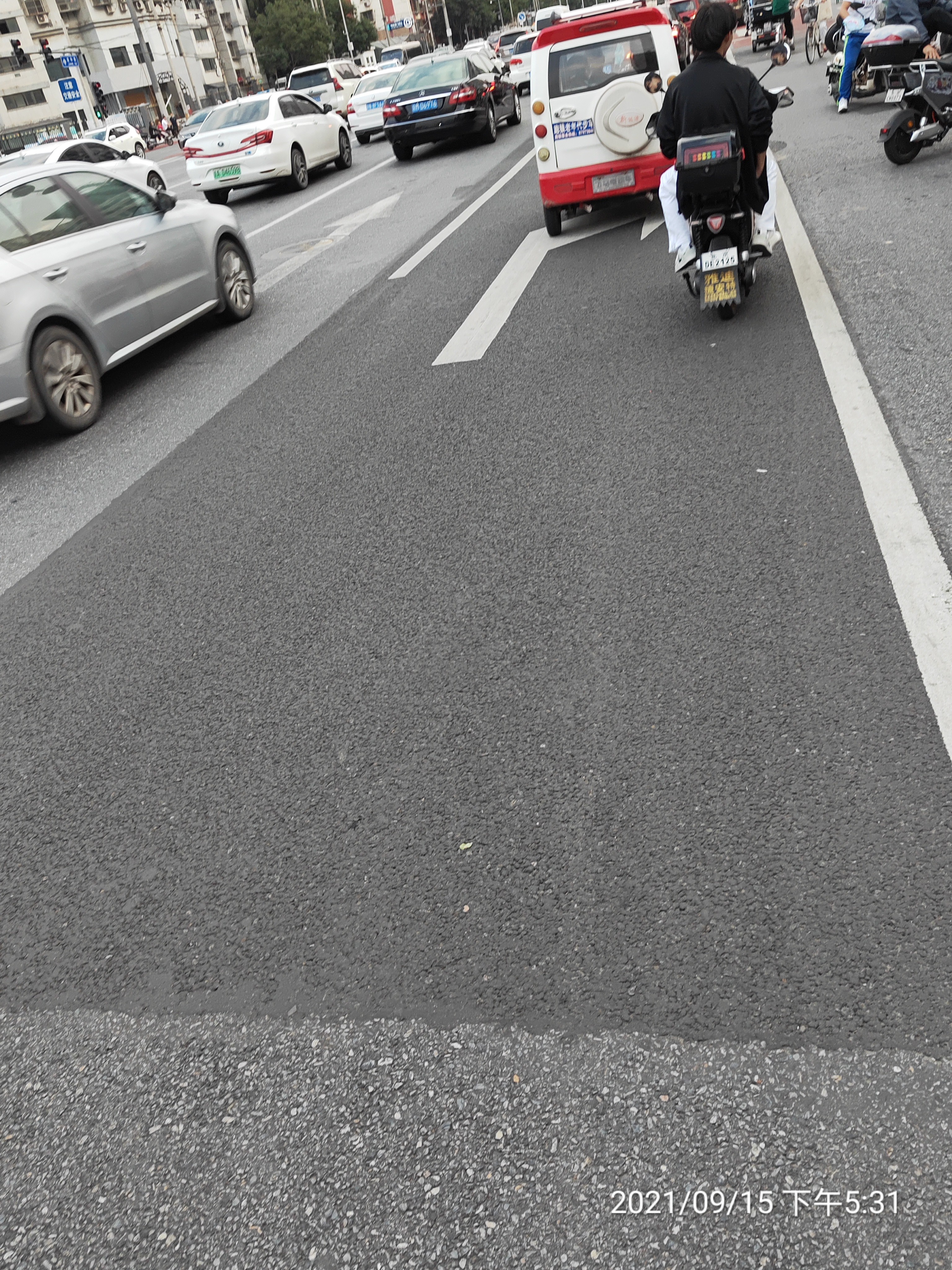 道路層間裂縫需及時(shí)處治！快使用嘉格抗裂貼