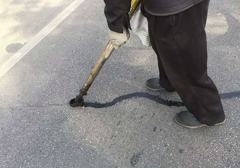 這樣做，使嘉格灌縫膠封縫更牢固